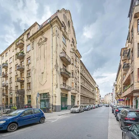 Dual 2br Comfort Escape With 2 Bathroom By Nw