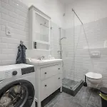 Dual 2br Comfort Escape With 2 Bathroom By Nw アパート ブダペスト