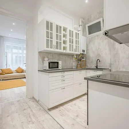 Dual 2br Comfort Escape With 2 Bathroom By Nw Apartment Budapest
