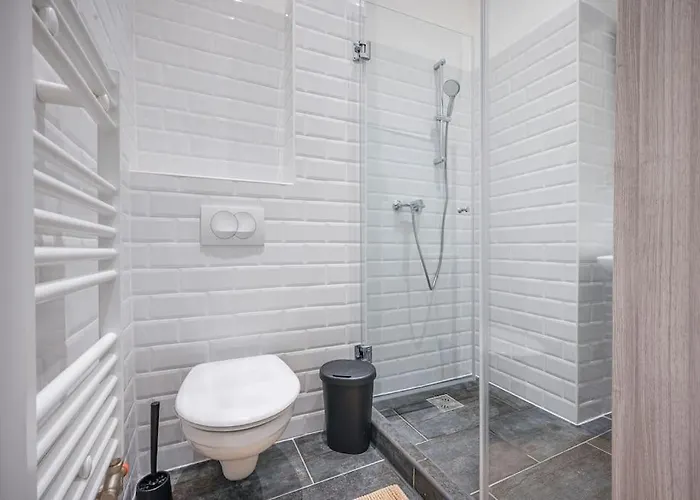 Dual 2br Comfort Escape With 2 Bathroom By Nw Budapest