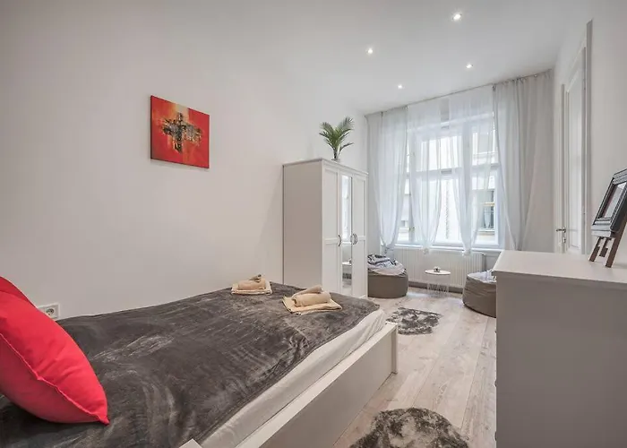 Dual 2br Comfort Escape With 2 Bathroom By Nw